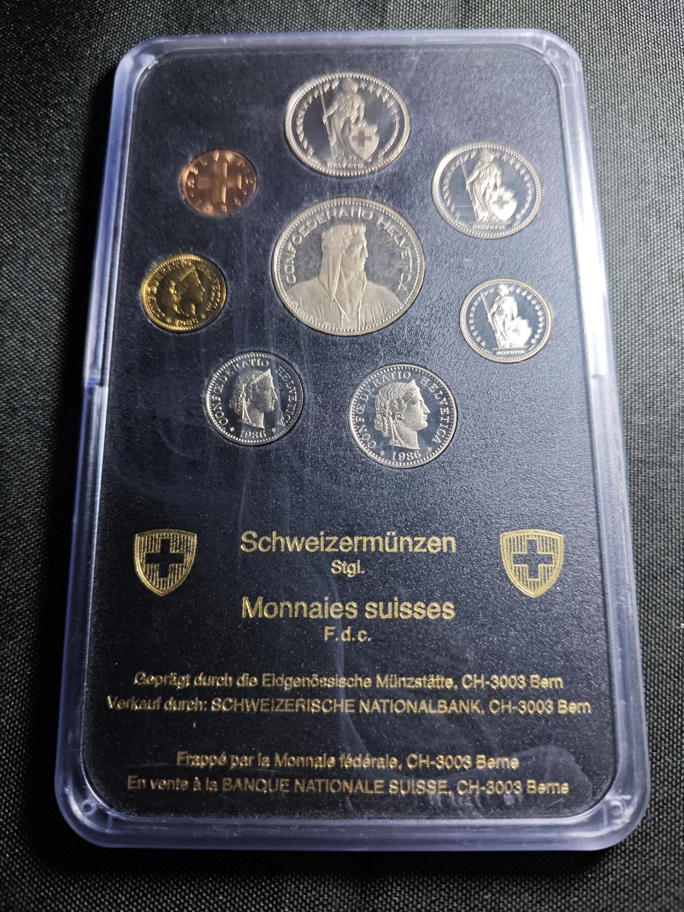 KK钱币收藏小铺 （套币 好品/批量散币 银币）专场  2月预留时间 周末发货  1986瑞士大小面值清年一套 精制卡套
