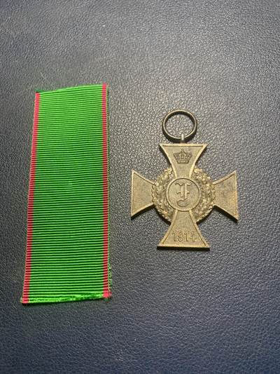 11月23日一战德章小拍场 - 安哈尔特大公国弗里德里希十字勋章，和普鲁士二级铁十字、立波小金花、梅克伦堡十字等都是同等地位的勋章