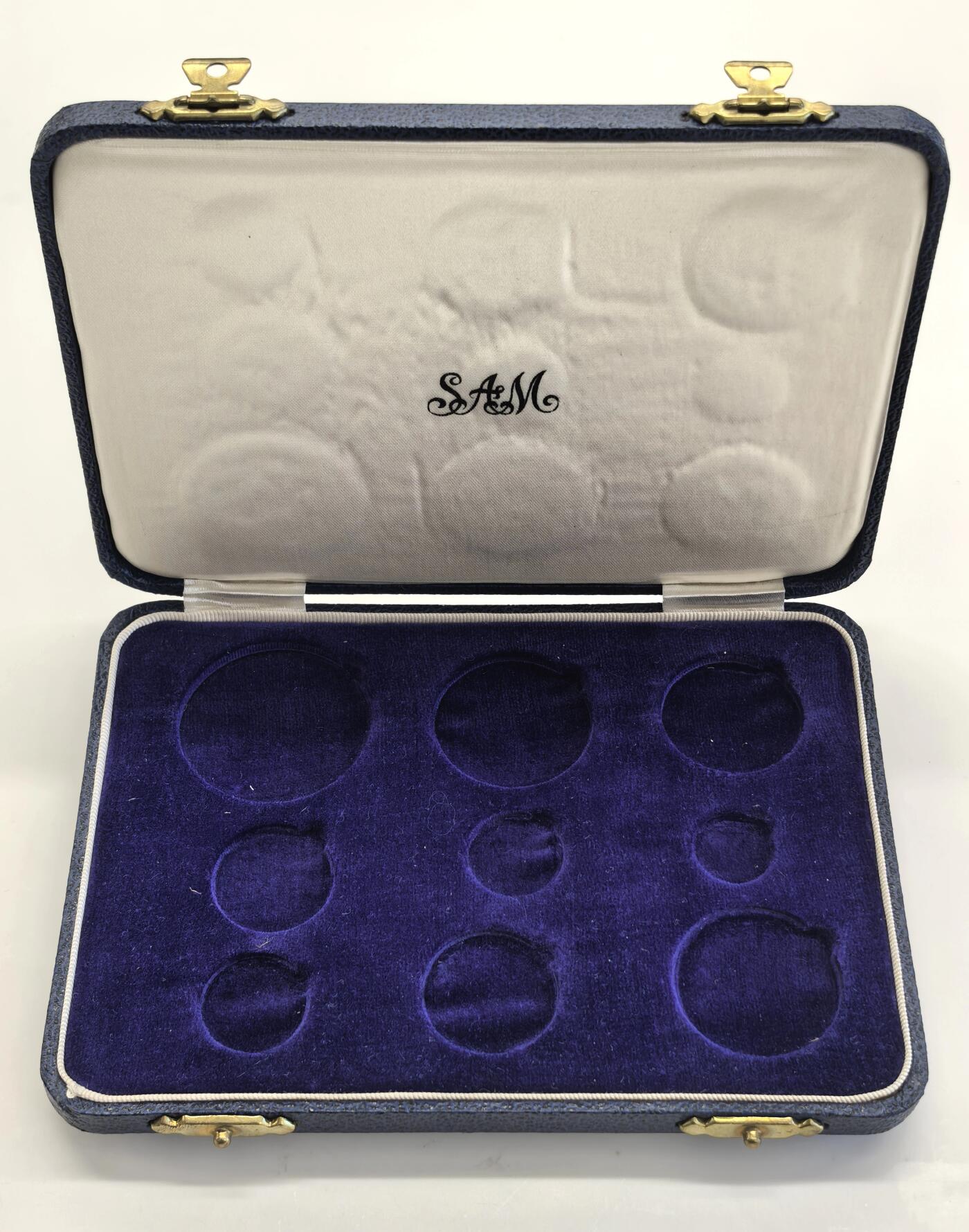 博洋堂世界钱币拍卖第147期（全场包邮） NGC PF66-68 英属南非1952年发现开普敦300周年套币 乔治六世 5先令﹣1/4便士 6枚银币分数介于66/68 3枚铜币品相近乎紫铜光绝品 整套状态一绝 高分一套集齐无需拼凑 附带造币厂原绒布盒 外拍高涨品种 参考HA2025年类似分数一套成交价1080美元