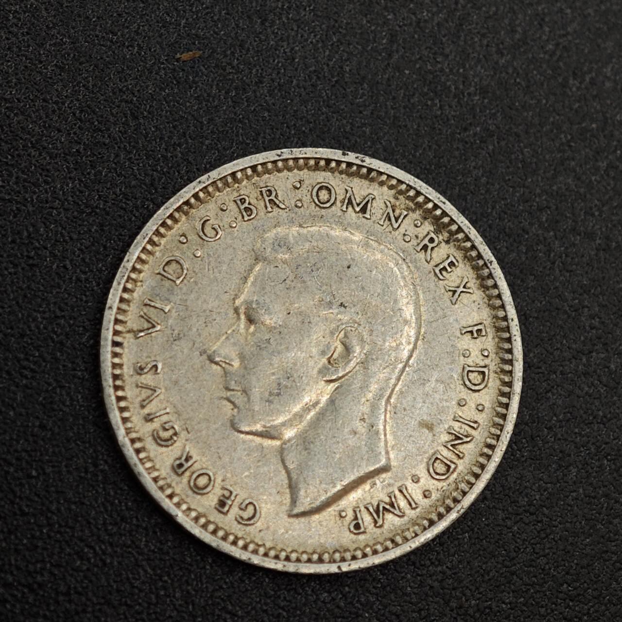 【淘币小摊】实时拍第八百零二拍   散币场   满百包邮可预留二周 每周一统一发货   澳大利亚1942年乔治六世3便士银币