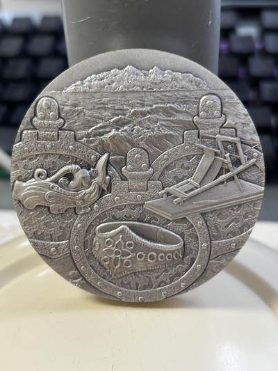 第182期拍卖 - 日本造币局国宝章牌系列冲之岛祭祀163克纯银章，999银，163克，直径60毫米