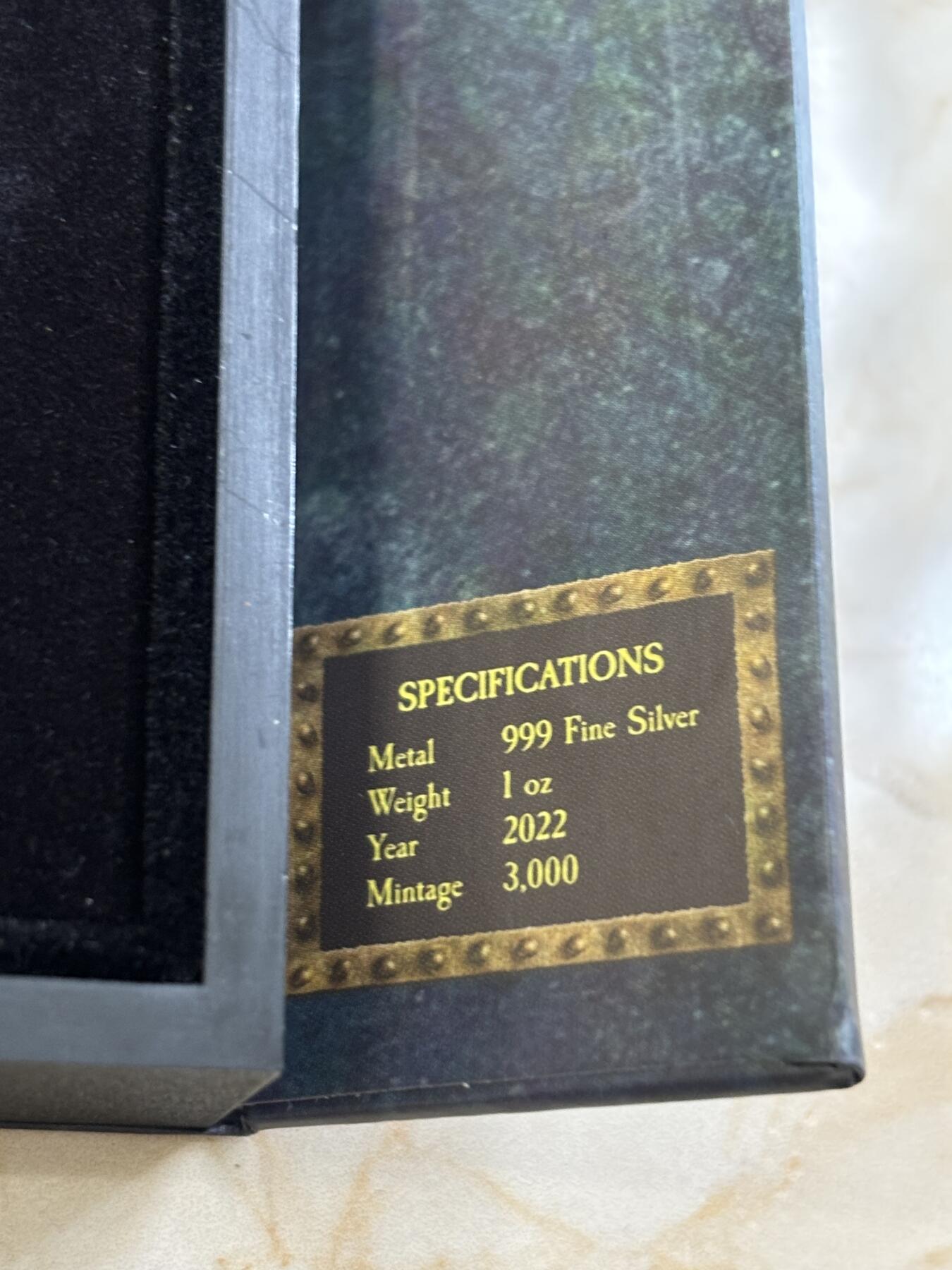 第182期拍卖 纽埃2022年指环王中土世界夏尔国霍比特人村庄1盎司银币，9999银，发行3000枚