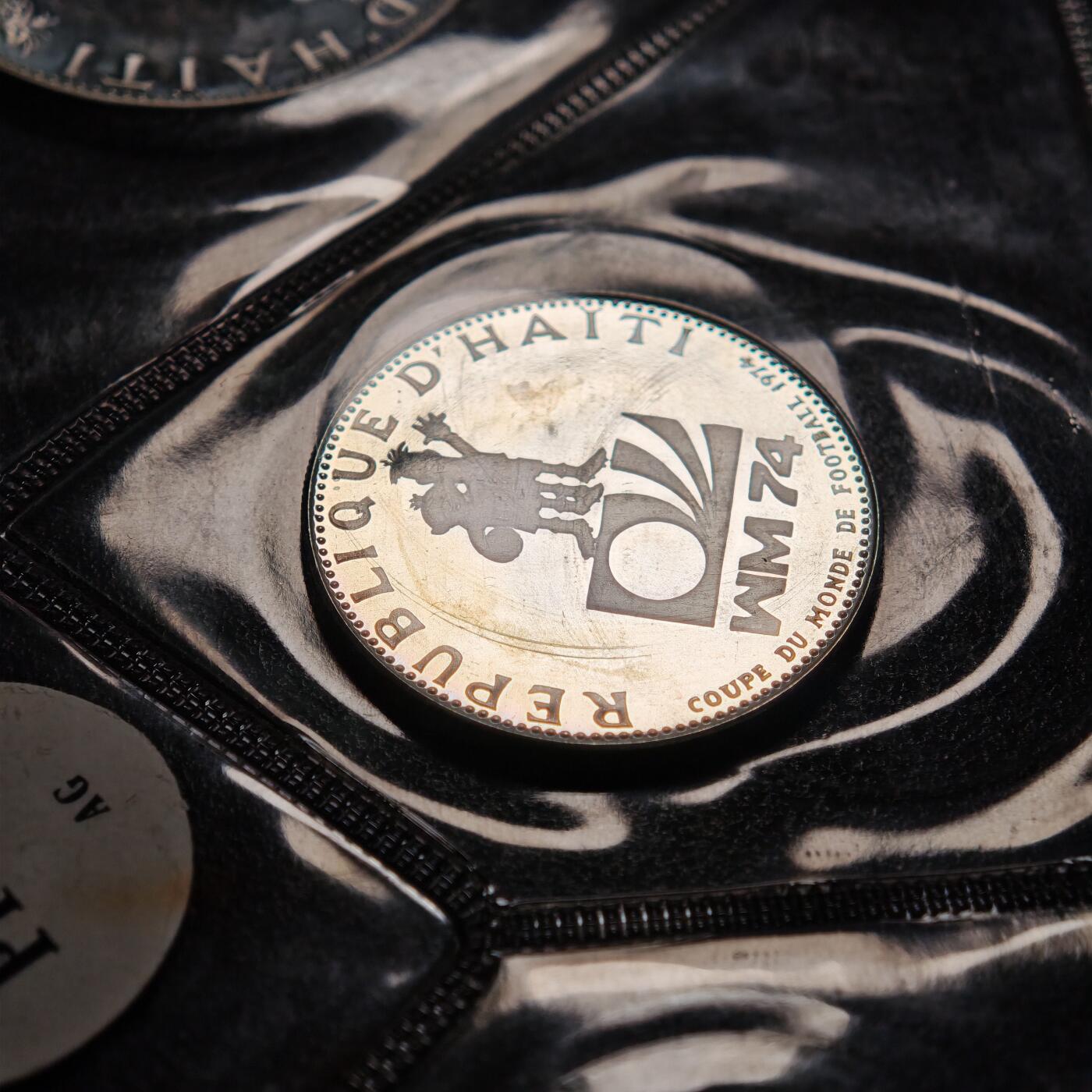 【德藏】世界币章拍卖第154期（拍品征集中~欢迎藏友联系） 1973年 海地精制纪念套币 原册