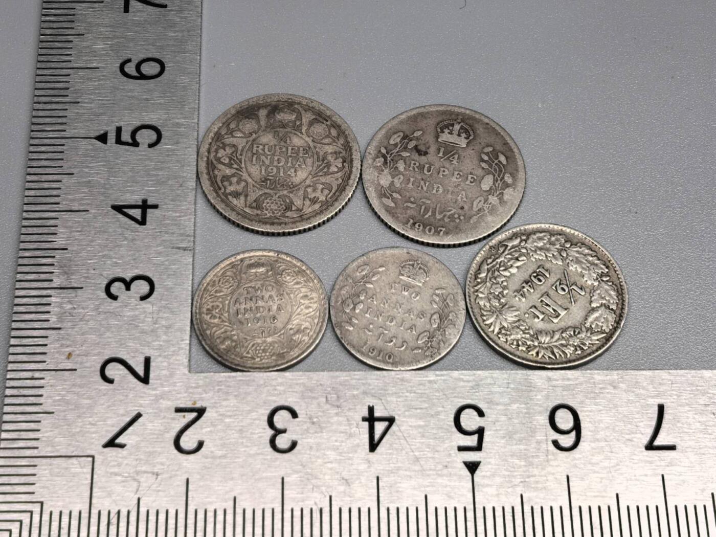 小驴勋章奖章收藏11月22日周六晚六点拍卖（珍爱和平，收藏战争，铭记历史，勿忘国耻，忠党爱国。有偿代拍，送拍规则在简介最后，参拍须阅读规则后再参拍，关系到运费包装发货时效真假辨别等关键信息，拍卖时不再发原图，看大图店主微信码在拍卖店铺介绍里） 英占印度安娜、卢比、瑞士法郎银币一组，10.8克