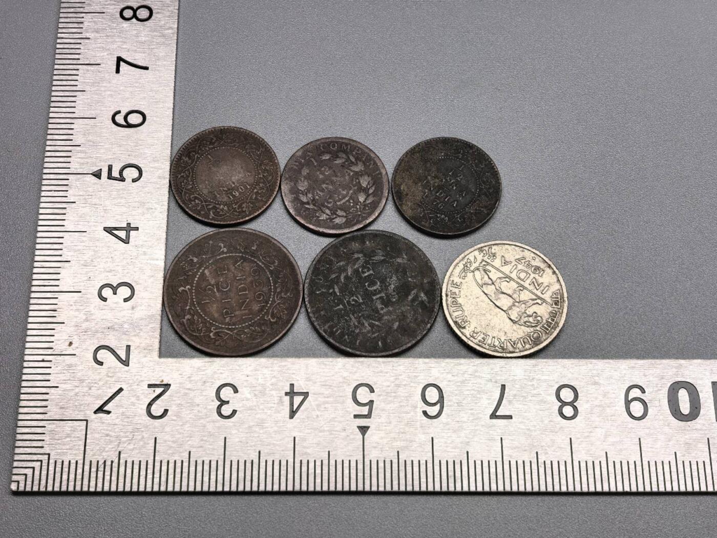 小驴勋章奖章收藏11月22日周六晚六点拍卖（珍爱和平，收藏战争，铭记历史，勿忘国耻，忠党爱国。有偿代拍，送拍规则在简介最后，参拍须阅读规则后再参拍，关系到运费包装发货时效真假辨别等关键信息，拍卖时不再发原图，看大图店主微信码在拍卖店铺介绍里） 印度安娜、卢比硬币一组