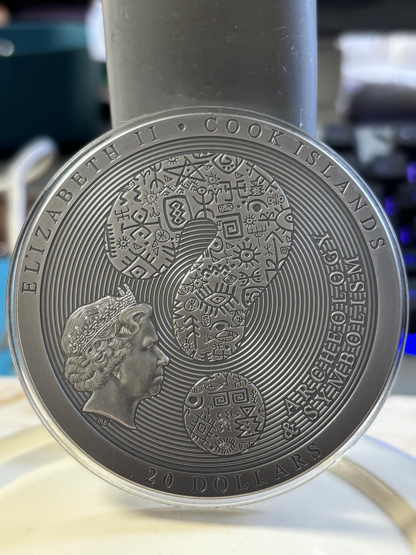 第182期拍卖 库克2019年考古生命之轮高浮雕仿古3盎司纪念银币，999银，发行333枚，盒子有破