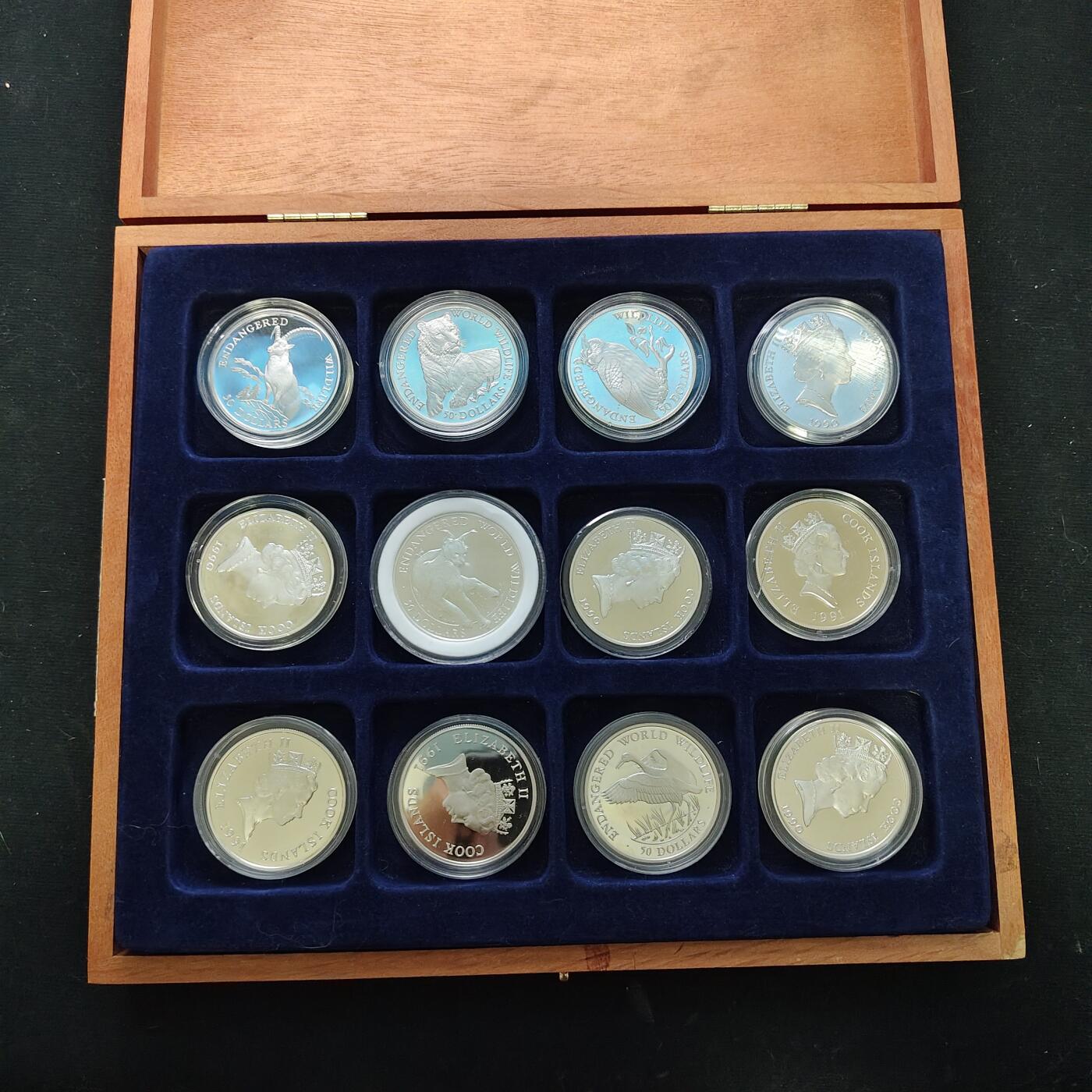【全场包邮】纯粹捡漏拍479场（免费代拍第16场） 【大盒】库克群岛1990-1992年濒危动物系列33枚全银盒装套币-盒装带托盘
