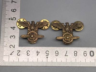 小驴勋章奖章收藏11月22日周六晚六点拍卖（珍爱和平，收藏战争，铭记历史，勿忘国耻，忠党爱国。有偿代拍，送拍规则在简介最后，参拍须阅读规则后再参拍，关系到运费包装发货时效真假辨别等关键信息，拍卖时不再发原图，看大图店主微信码在拍卖店铺介绍里） - 民国飞行员领章一对，蝴蝶扣后配