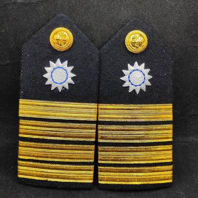 0元起拍勋章 第312期 咸鱼国勋章拍卖专场 11月23日（周日）下午6：00开始 - 民国海军早期冲压肩章 上校阶级