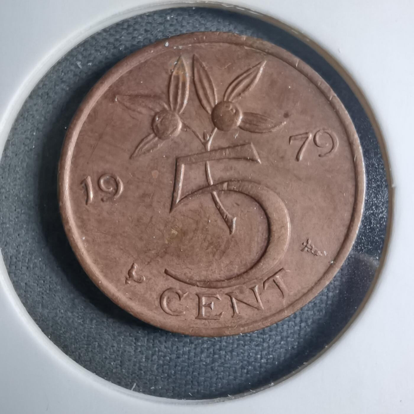 沼泽如烟--第909场 荷兰1979年五分