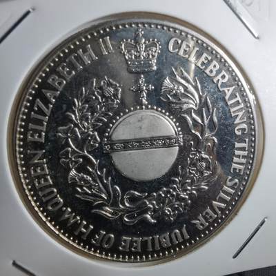 沼泽如烟--第910场 - 1977年英国女皇登基25周年精制纪念章