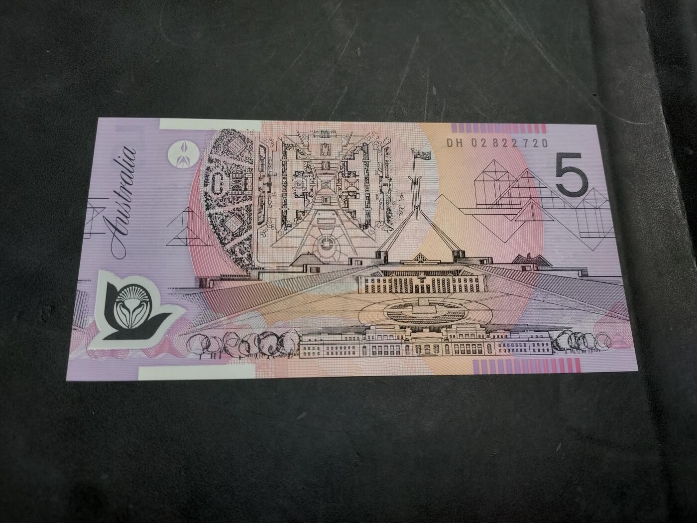 博彦收藏   11月24日 8点 钱币专场 澳洲 女皇5元塑料钞 UNC