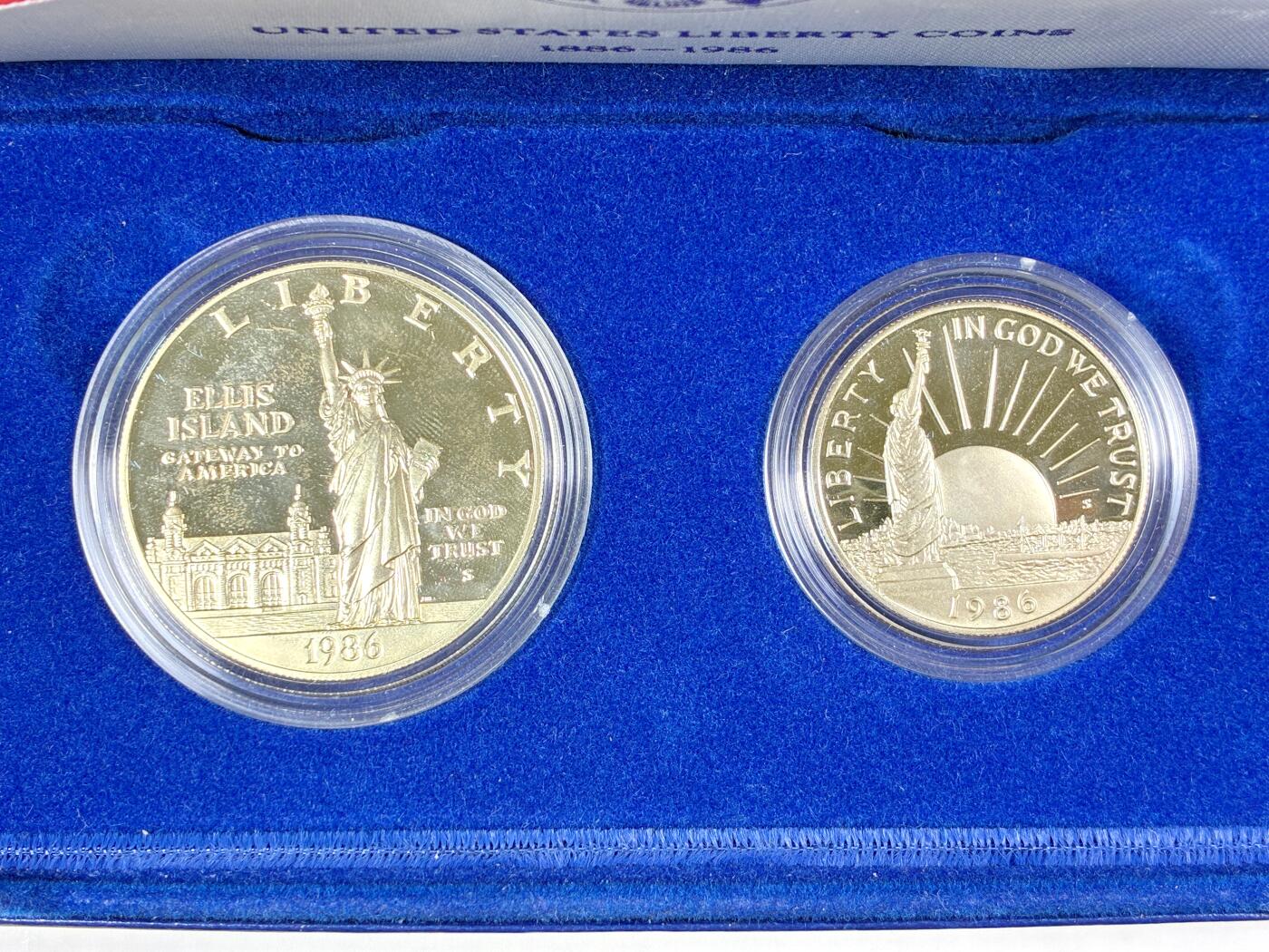 【雨安】【直播拍卖】【世界币章115期-裸币】2025-11-21 周五 19:30 保真 [现代钱币] USA 美国 装帧 1986年 1美元 1/2美元 独立百年纪念银币 原盒原证