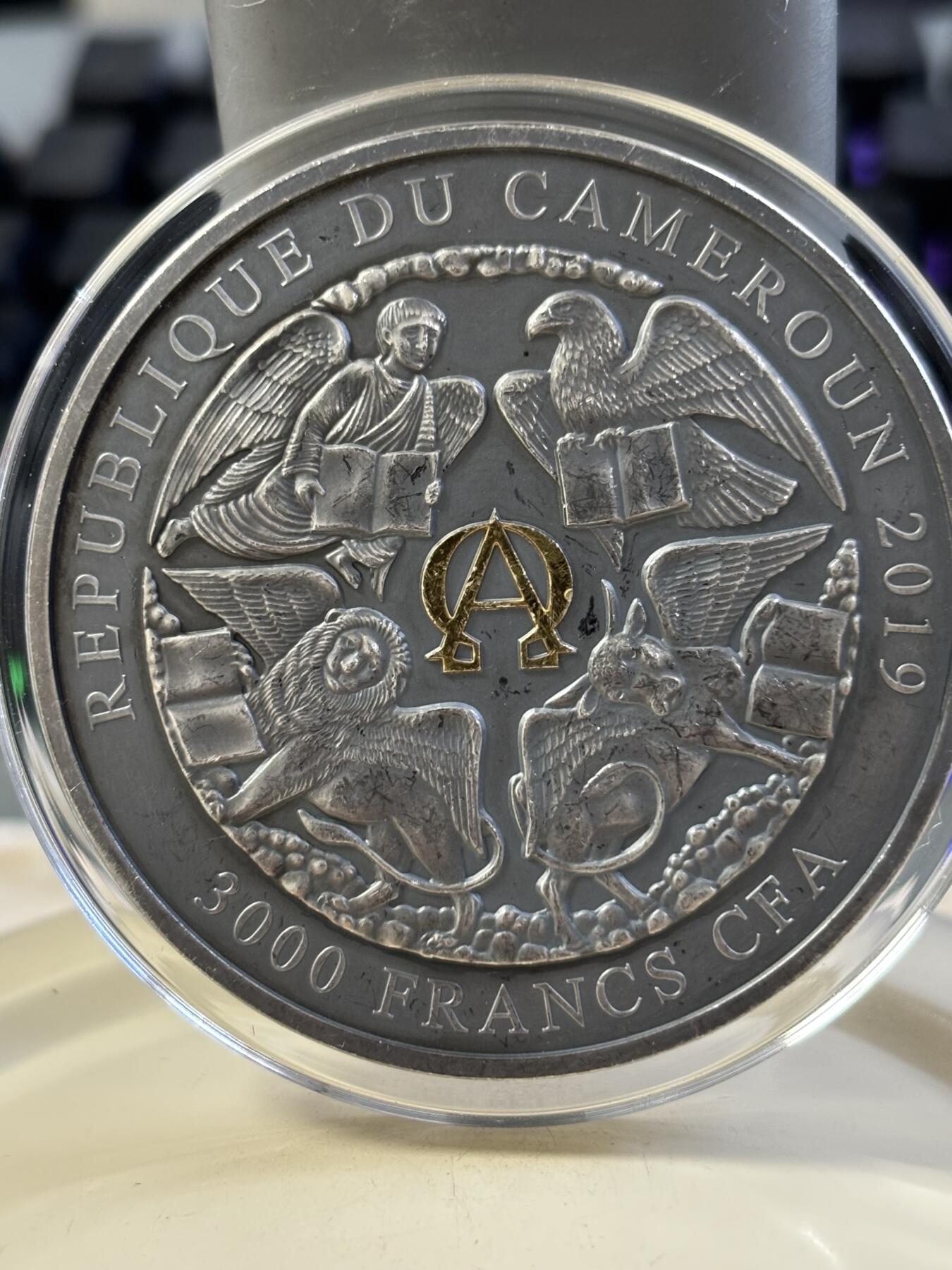 第182期拍卖 喀麦隆2019年天启四骑士双面浮雕彩色3盎司仿古银币无盒证书，999纯银，发行量500，有瑕疵