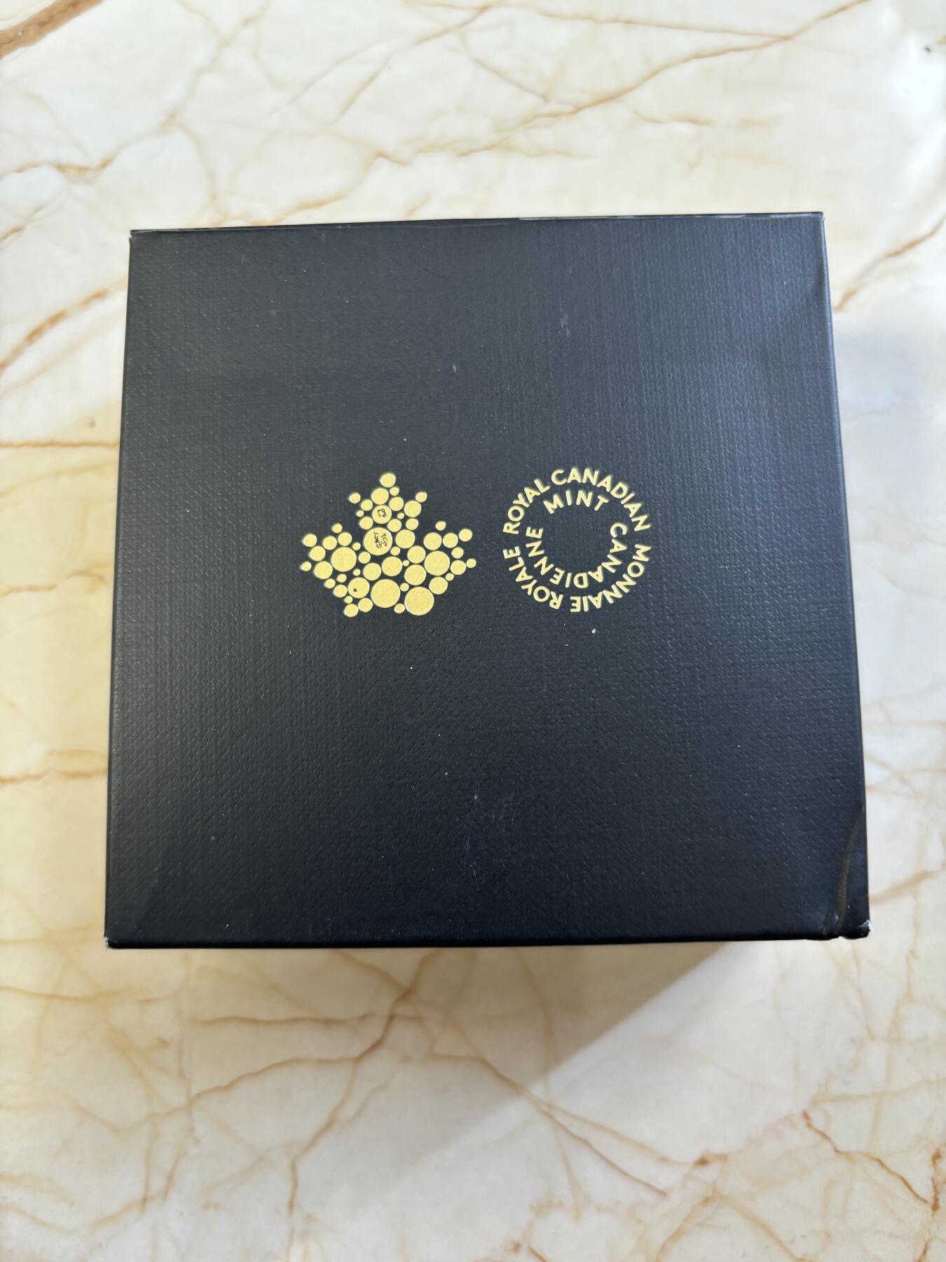 第182期拍卖 加拿大2021年落基山脉明珠路易斯湖潮高浮雕银币，9999银，82.3克，发行3000枚