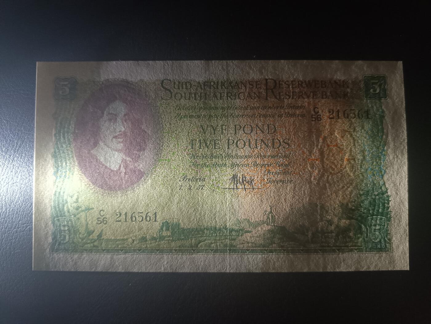 2025十一月第五期，总第203期 南非1957年5镑AUNC南非荷兰文在前版本无47，范里贝克和大帆船，少见南非镑中高面值品种