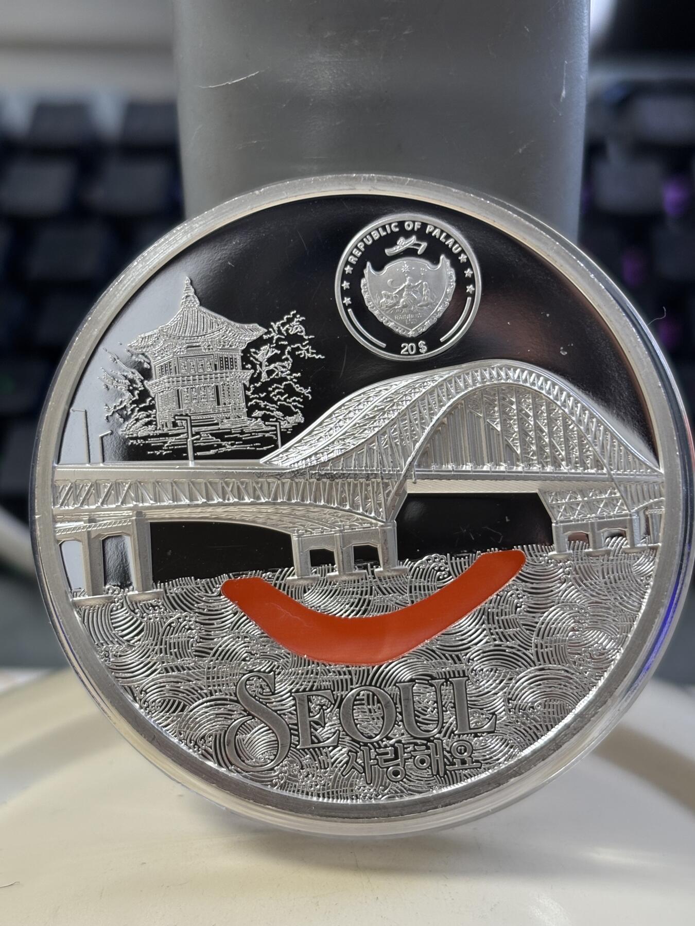 第182期拍卖 帕劳2024年蒂凡尼大都会4首尔高浮雕3盎司银币无盒证书，999纯银，发行量999，有丝痕