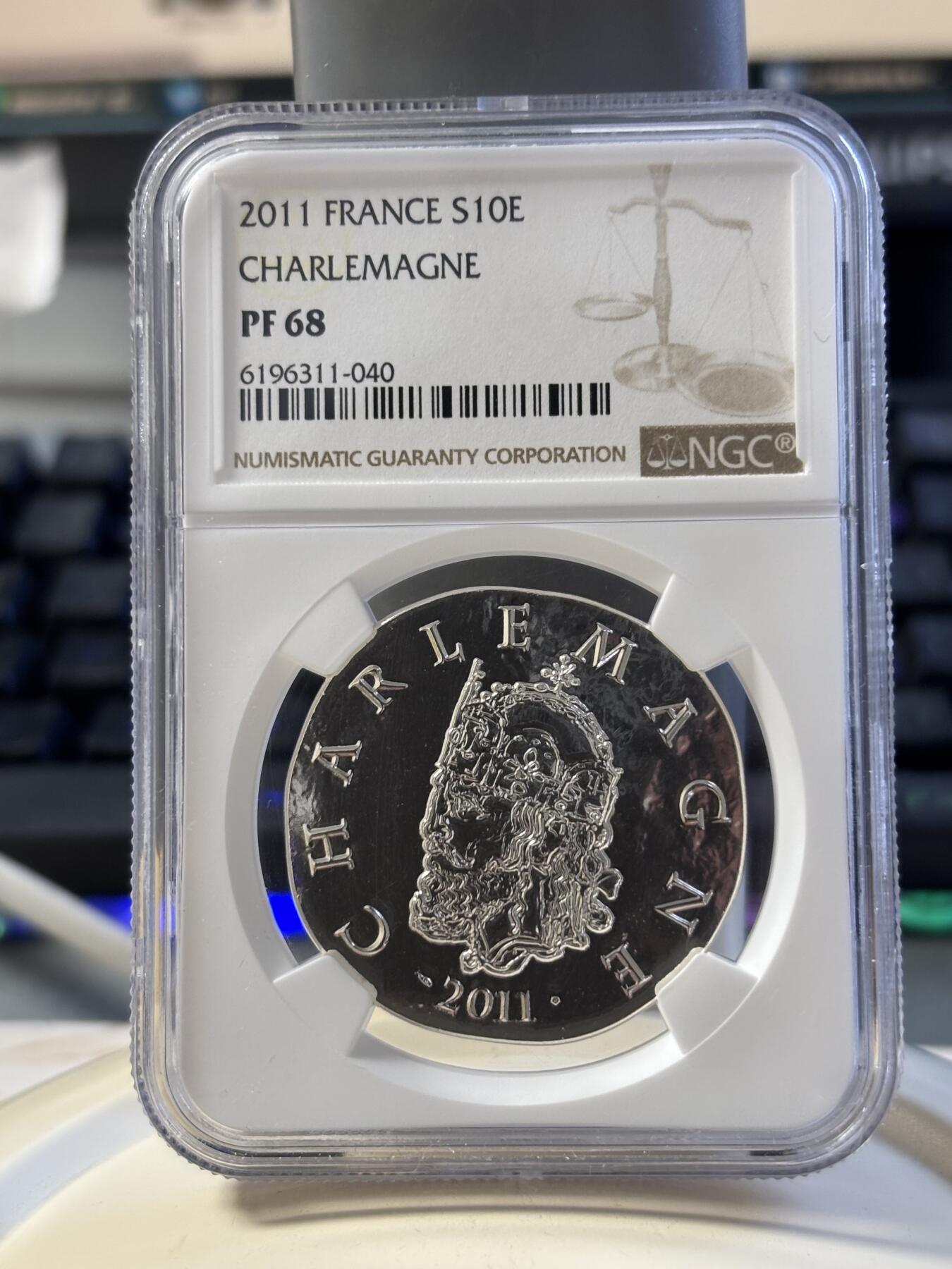 第182期拍卖 获奖法国2011年君王系列查理曼大帝仿古纪念银币NGC-PF68原盒证书，900银，发行20000枚，2011年世界硬币大奖-最佳克郎币