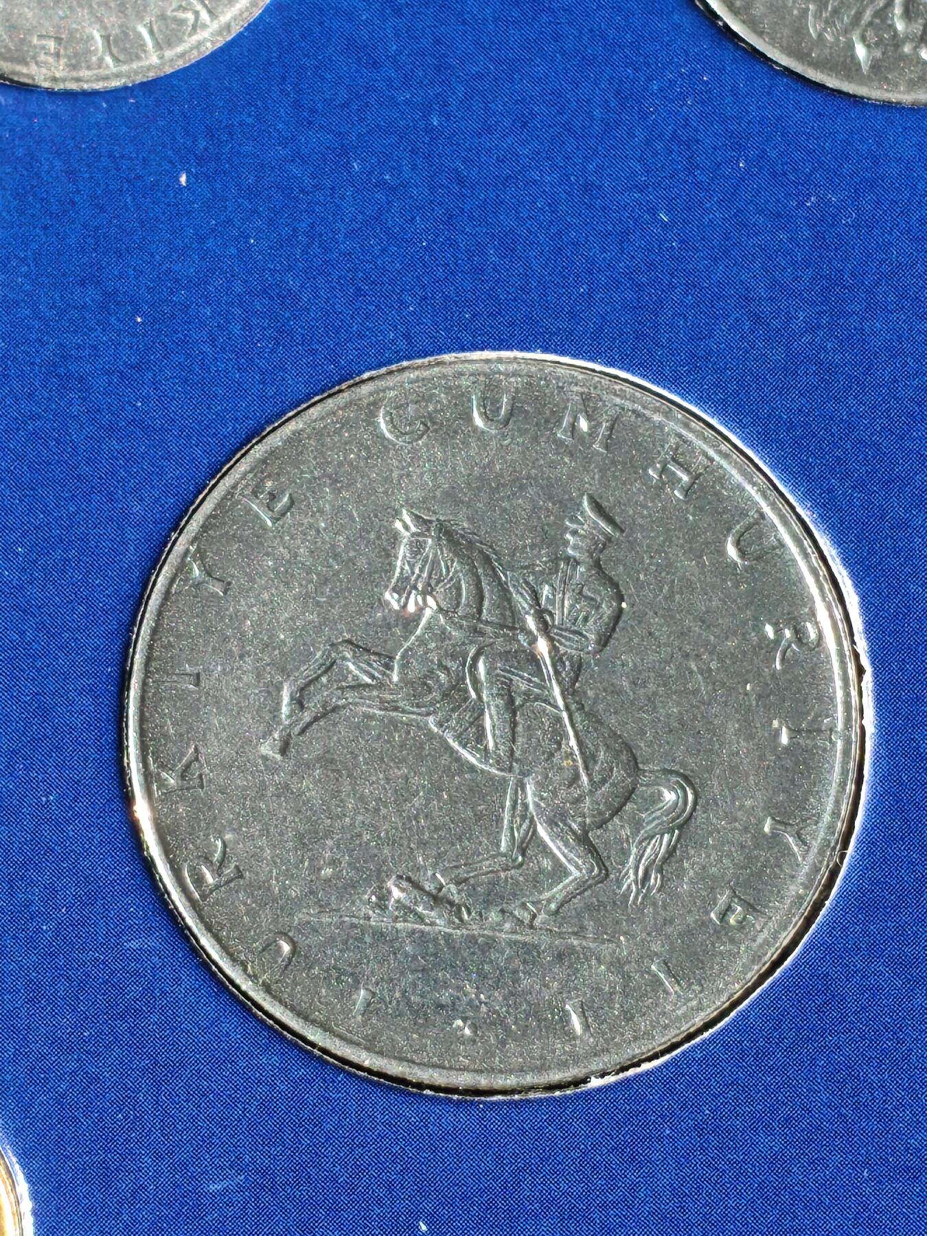 刘世昌艺术品销售中心～虎踞龙蟠*金杨在线联拍群第510期 土耳其硬币册，含14枚硬币，品相如图。