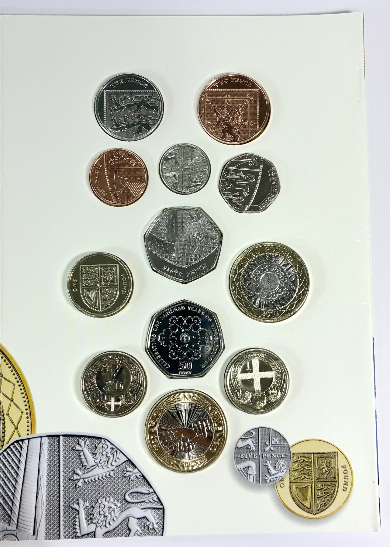 【雨安】【直播拍卖】【世界币章115期-裸币】2025-11-21 周五 19:30 保真 [现代套币] Great Britain 英国 套币 2010年