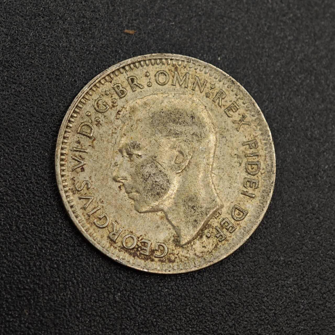 【淘币小摊】实时拍第八百零二拍   散币场   满百包邮可预留二周 每周一统一发货   澳大利亚1950年乔治六世3便士银币