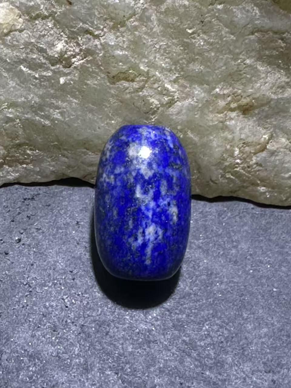 精美阿富汗老矿青金石小桶珠一颗，。