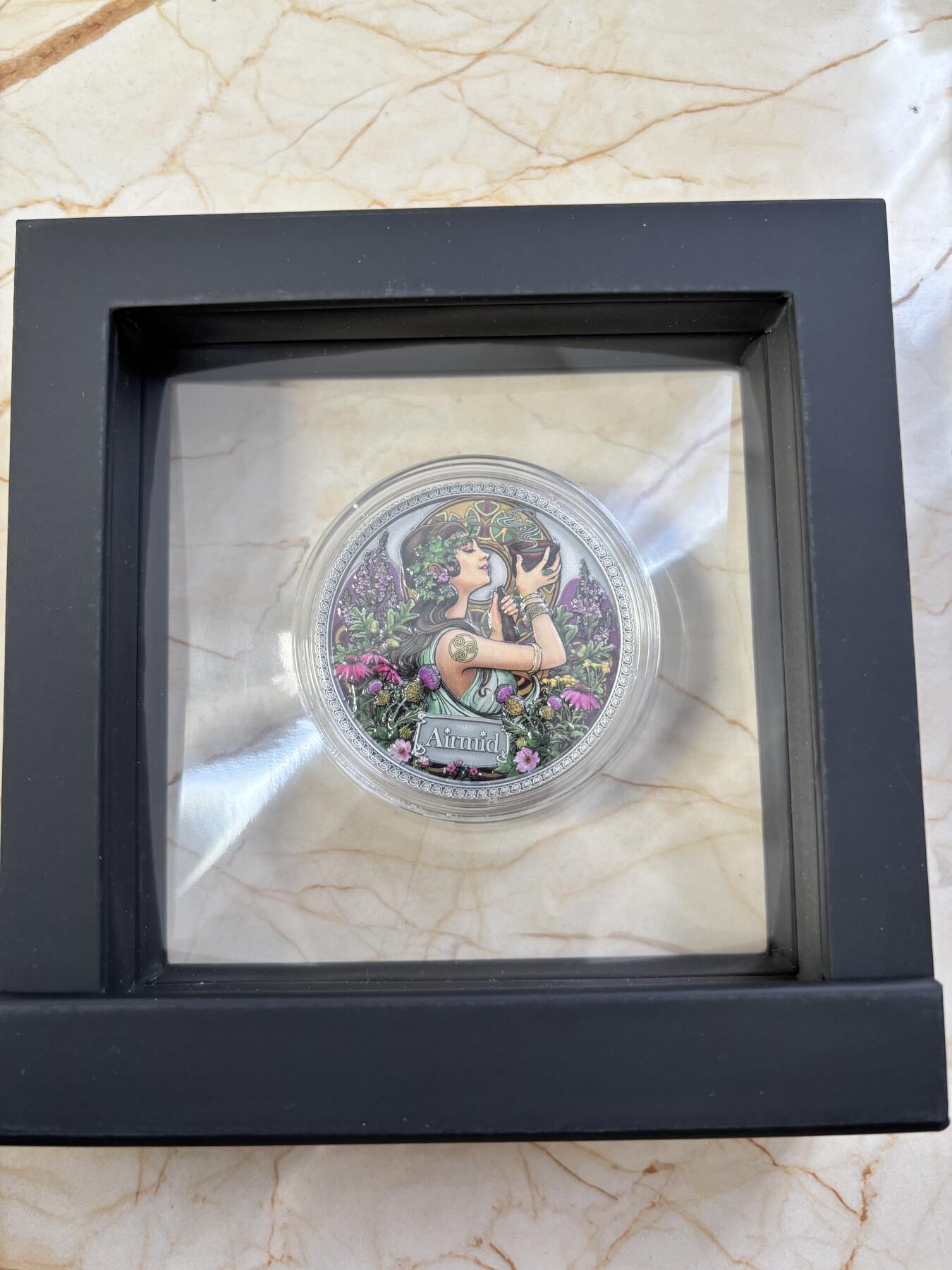 第182期拍卖 加纳2022年健康女神系列7Airmid彩色仿古纪念银币，999银，50克，发行500枚