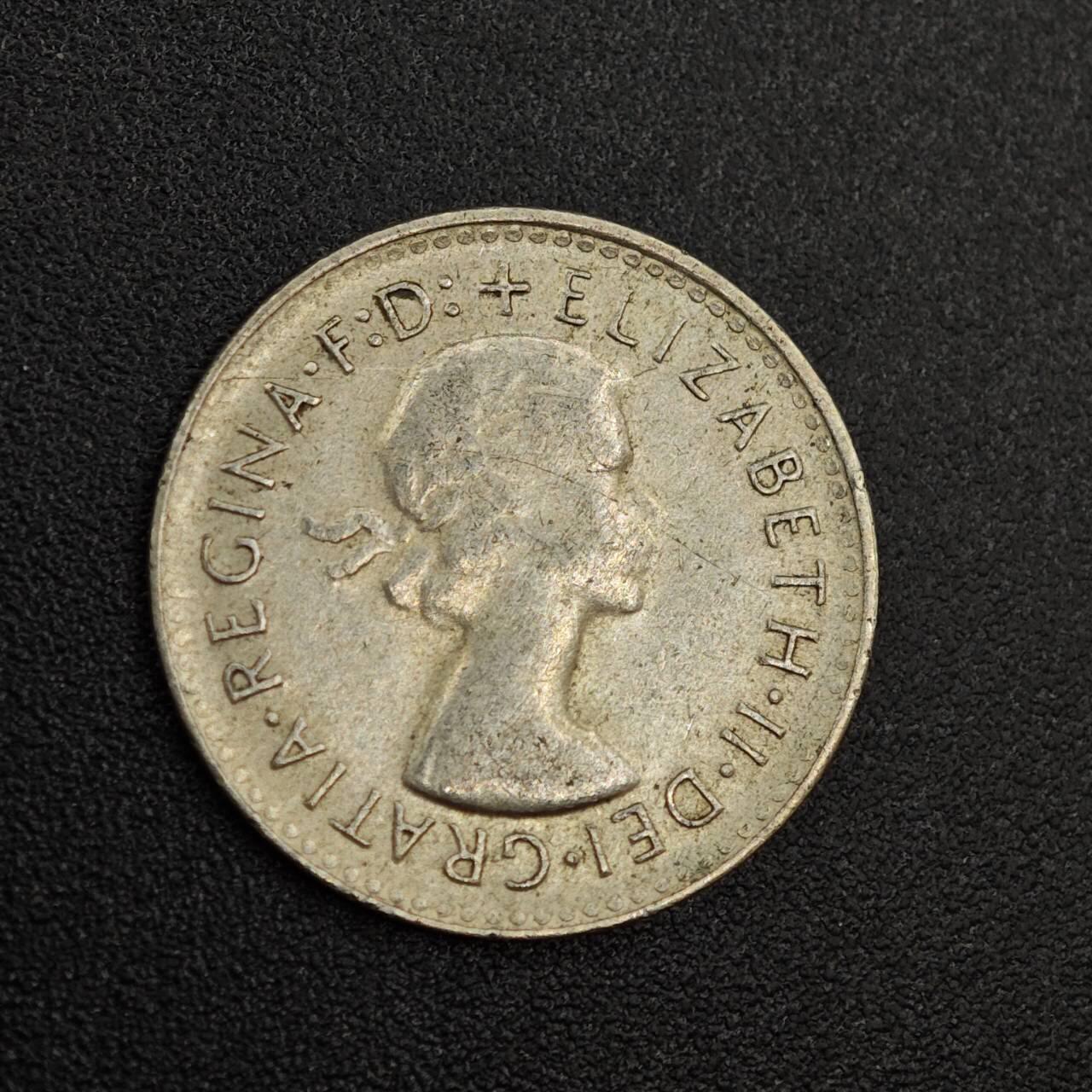 【淘币小摊】实时拍第八百零二拍   散币场   满百包邮可预留二周 每周一统一发货   澳大利亚1961年伊丽莎白二世3便士银币