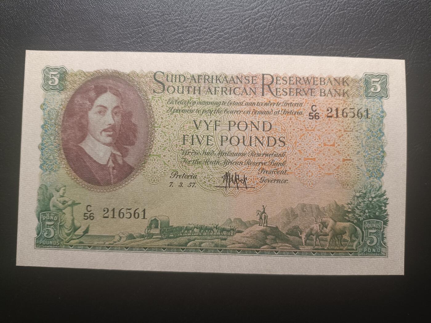 2025十一月第五期，总第203期 南非1957年5镑AUNC南非荷兰文在前版本无47，范里贝克和大帆船，少见南非镑中高面值品种