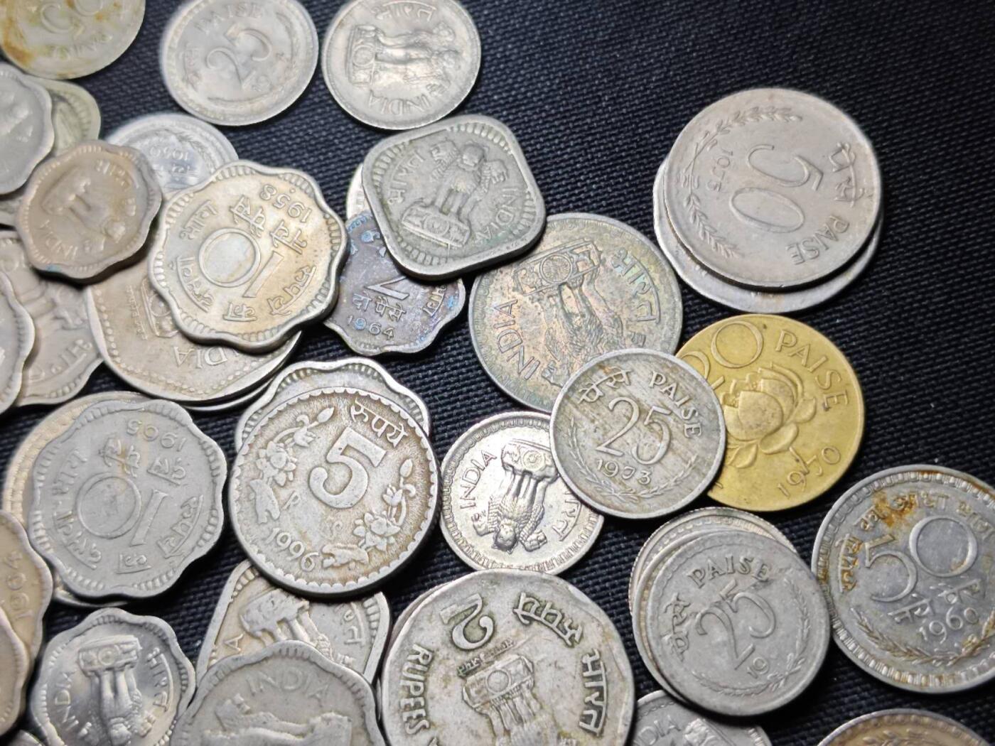 KK钱币收藏小铺 （套币 好品/批量散币 银币）专场  2月预留时间 周末发货  印度一组散币112枚 各种年份面值！