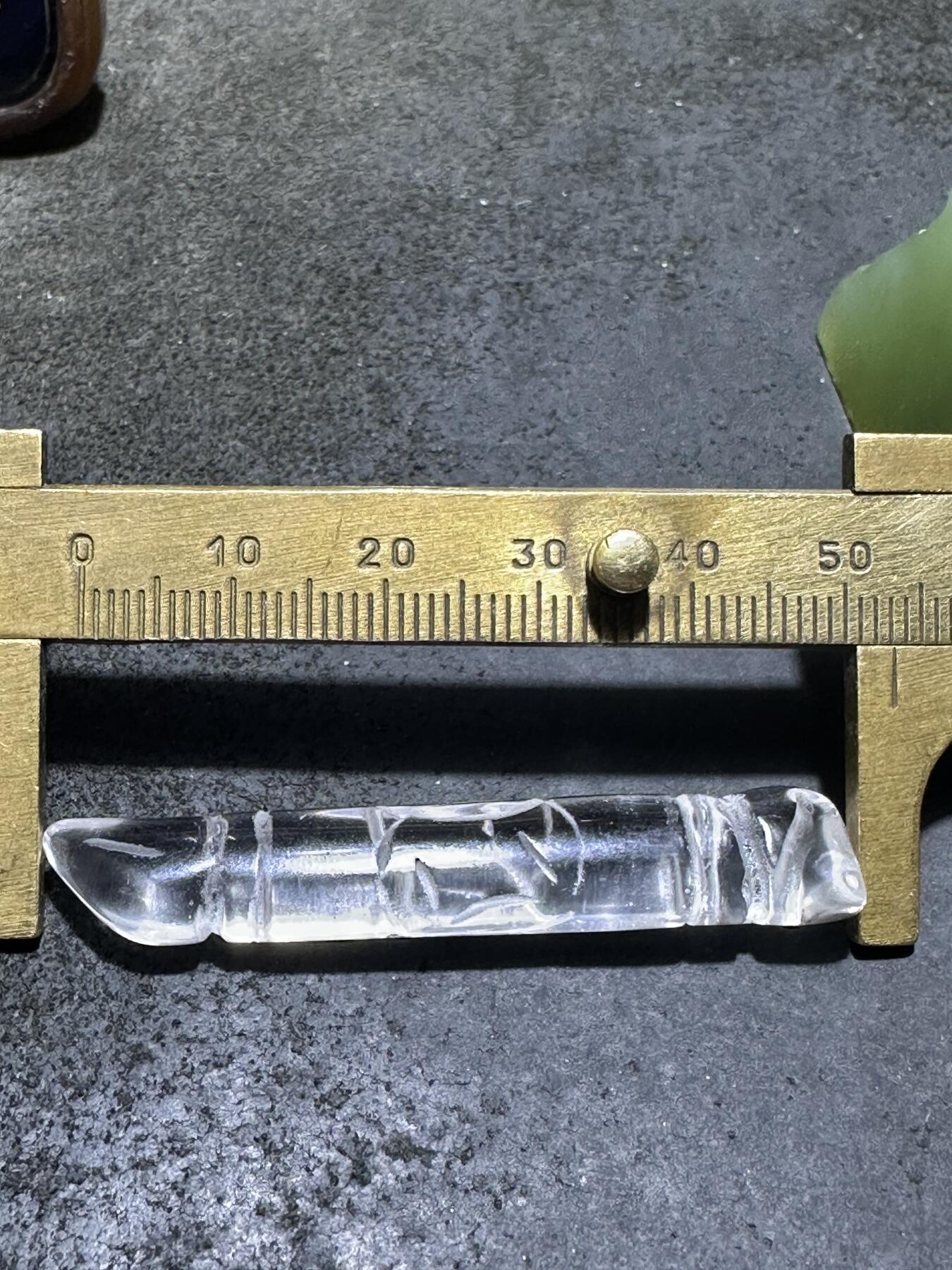 精美白水晶雕刻文昌笔一支！