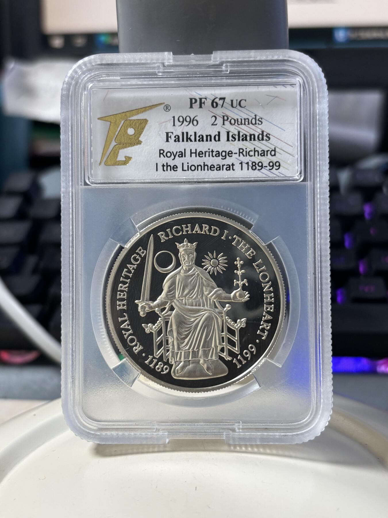 第182期拍卖 福克兰1996年英国君王系列查理一世精制纪念银币评级67分，925银，28.28克