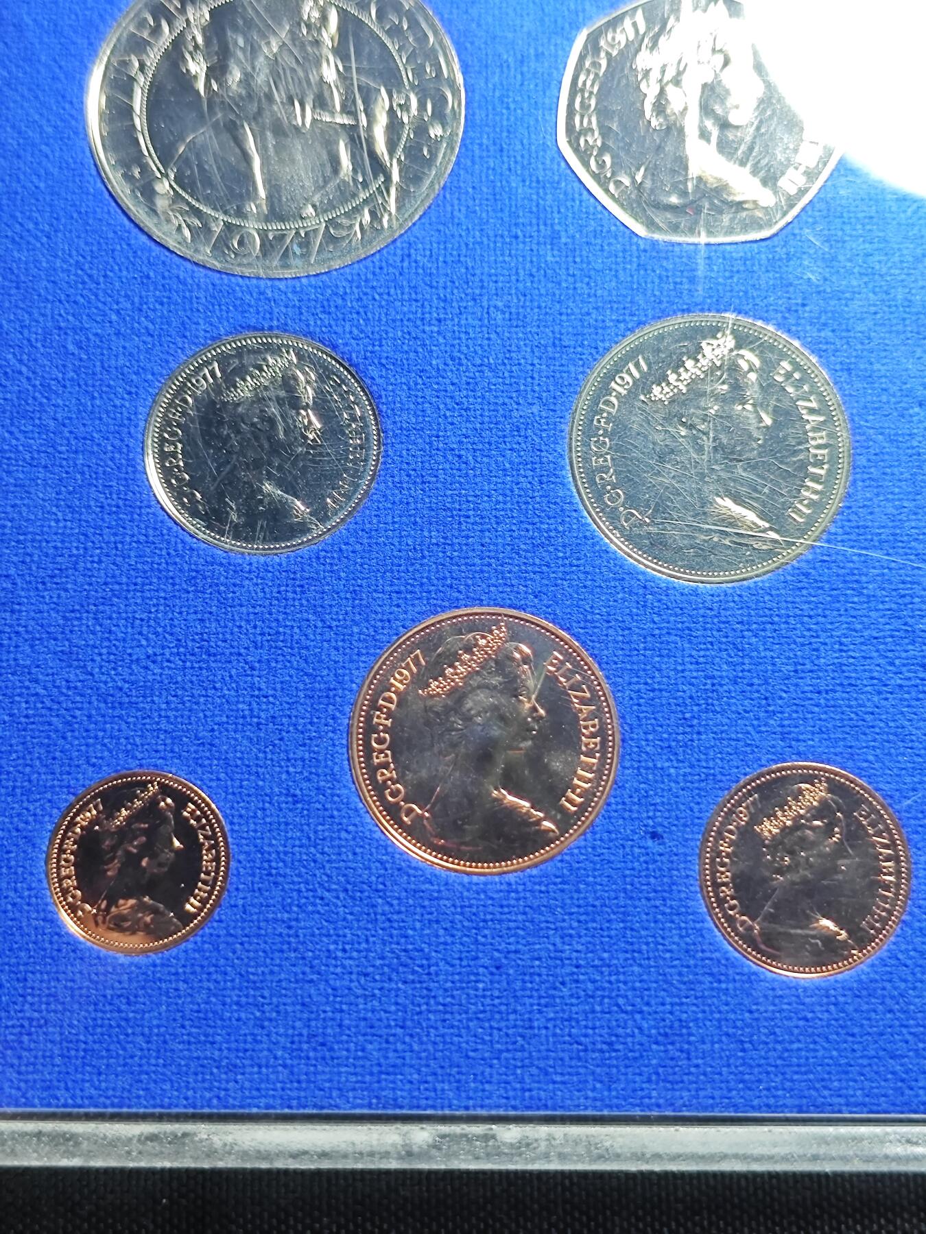 KK钱币收藏小铺 （套币 好品/批量散币 银币）专场  2月预留时间 周末发货  1977英国大小面值清年精制套币 含克朗币精制