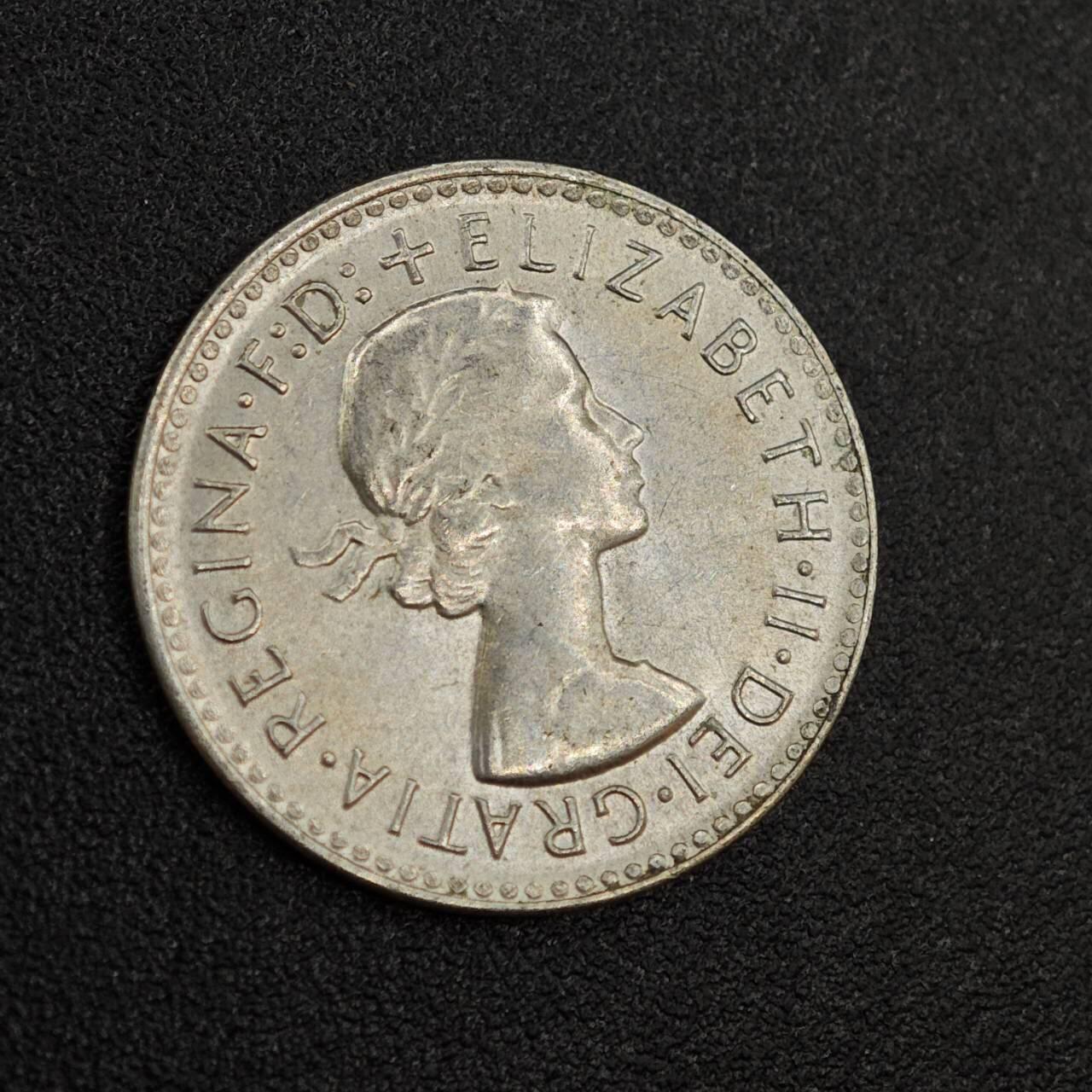 【淘币小摊】实时拍第八百零二拍   散币场   满百包邮可预留二周 每周一统一发货   澳大利亚1962年伊丽莎白二世3便士银币