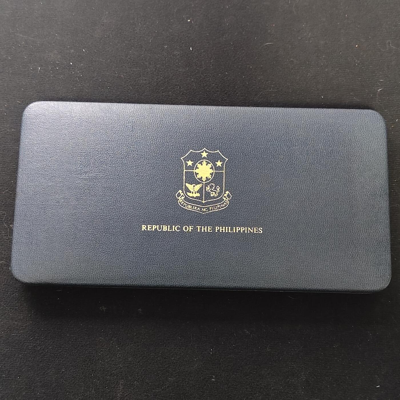 【全场包邮】纯粹捡漏拍479场（免费代拍第16场） 菲律宾1975年官方精制套币-盒证全