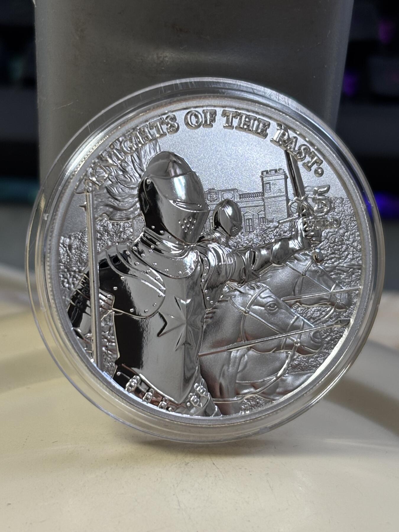 第182期拍卖 卡装马耳他2021年过去的骑士团系列1盎司纪念银币,9999银，发行15000枚，