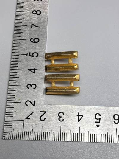 小驴勋章奖章收藏11月22日周六晚六点拍卖（珍爱和平，收藏战争，铭记历史，勿忘国耻，忠党爱国。有偿代拍，送拍规则在简介最后，参拍须阅读规则后再参拍，关系到运费包装发货时效真假辨别等关键信息，拍卖时不再发原图，看大图店主微信码在拍卖店铺介绍里） - 民国领章肩章，小尺寸铝制两杠（中尉）