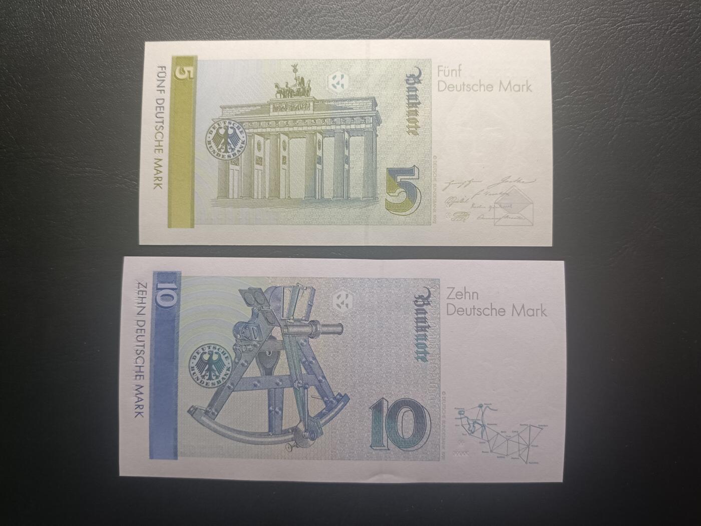 2025十一月第五期，总第203期 【地】德国套钞批量两张UNC，小说家阿尔尼姆和数学家高斯