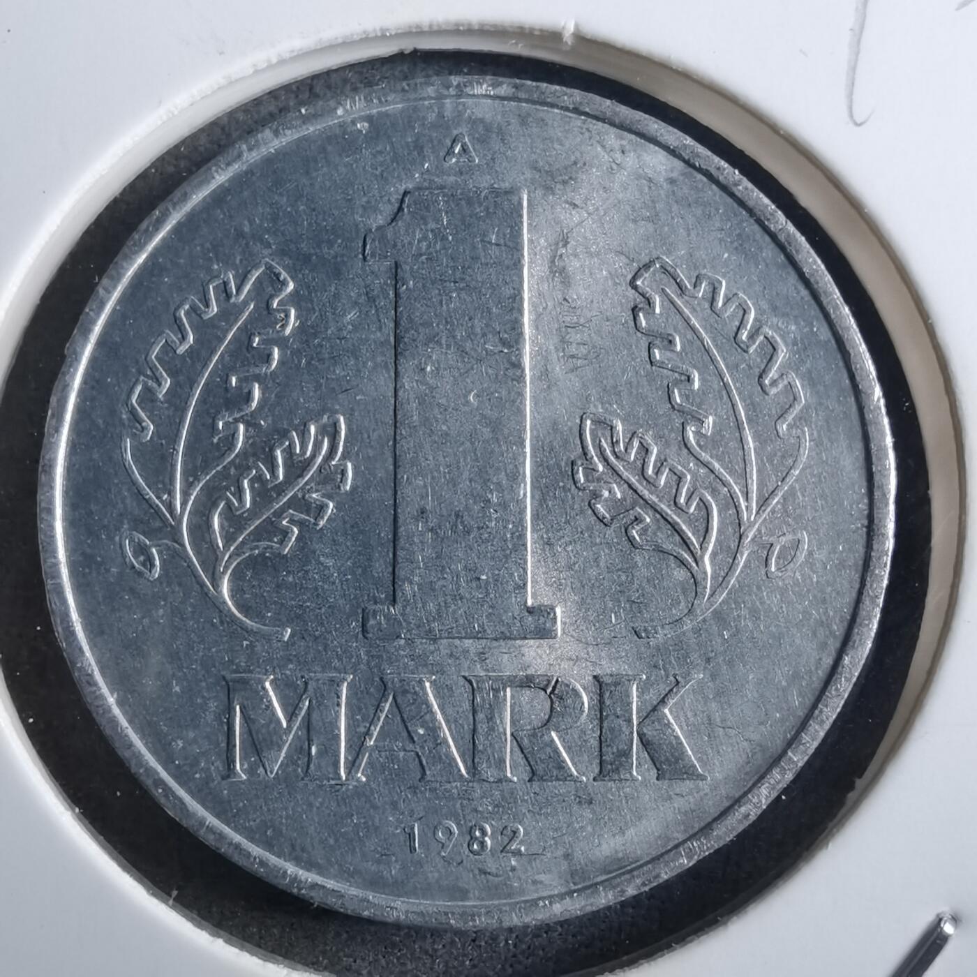 沼泽如烟--第910场 东德1982年1马克