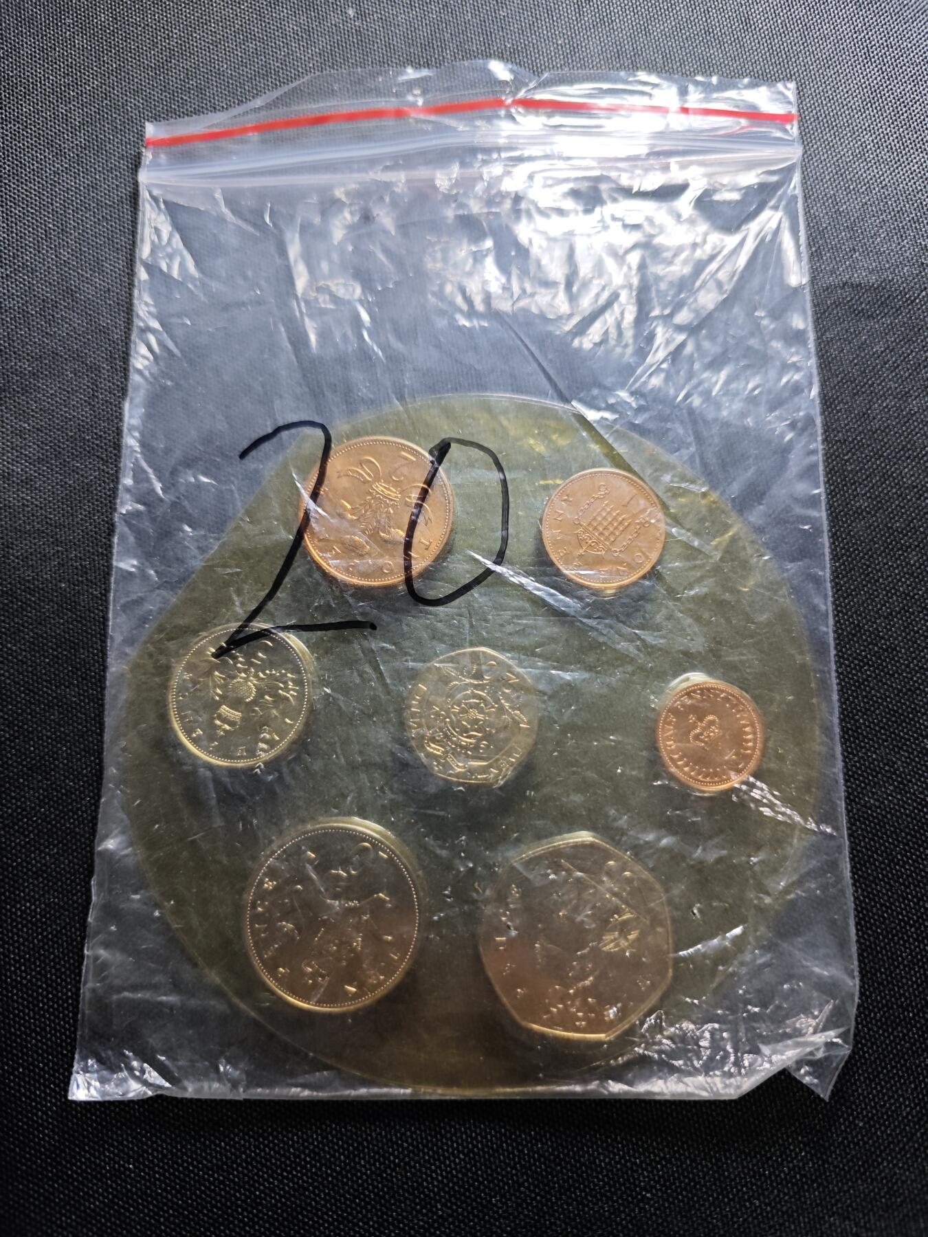 KK钱币收藏小铺 （套币 好品/批量散币 银币）专场  2月预留时间 周末发货  1982英国大小面值清年一套