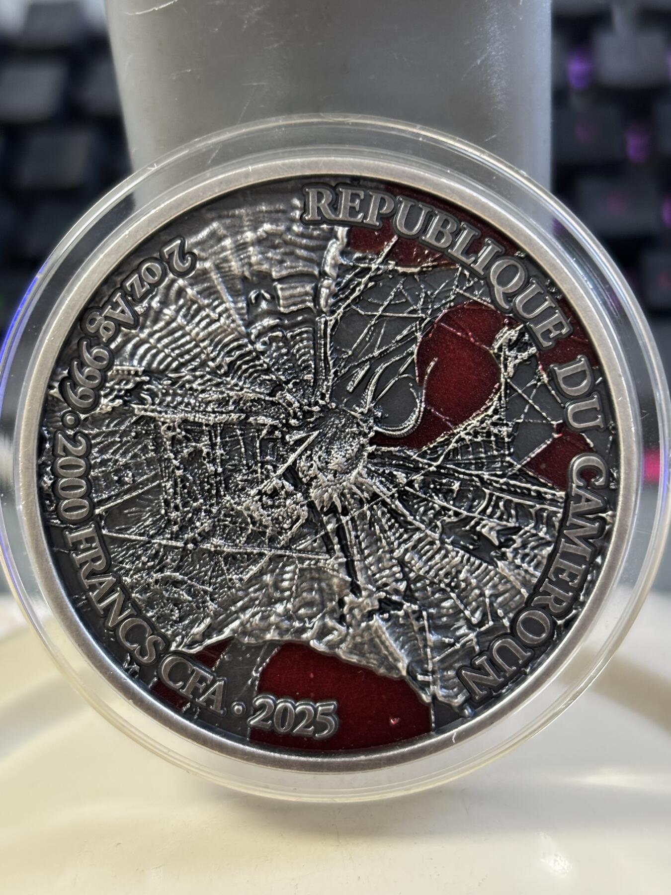 第182期拍卖 喀麦隆2025年火焰狼蛛高浮雕仿古2盎司银币无盒证书，999纯银，发行量199