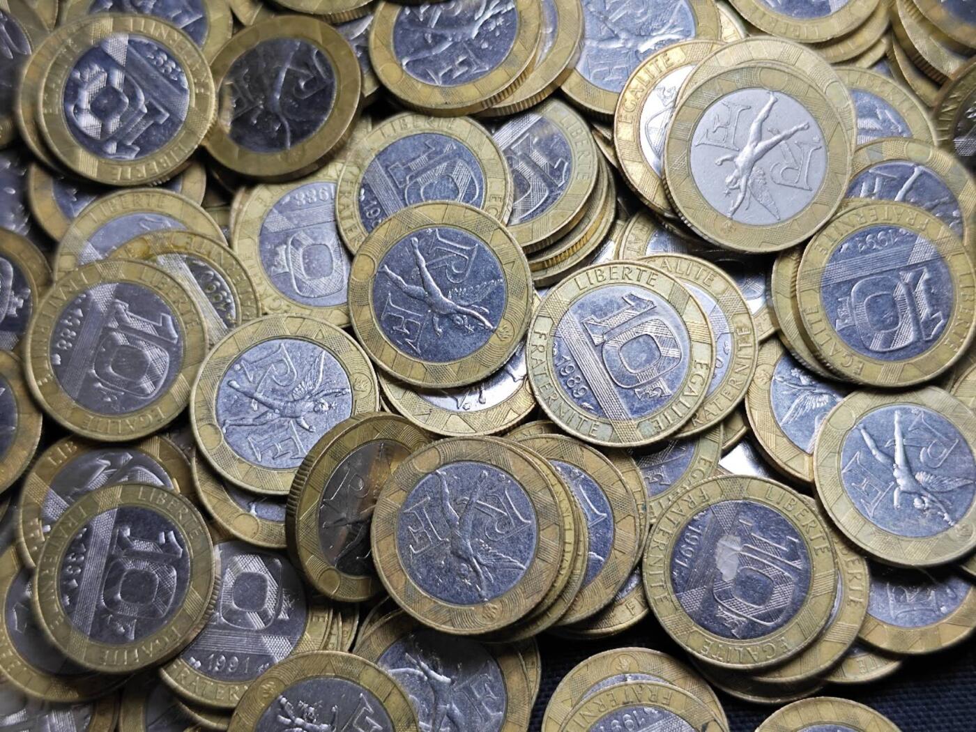 KK钱币收藏小铺 （套币 好品/批量散币 银币）专场  2月预留时间 周末发货  法国10法郎各种年份 双色币一组347枚