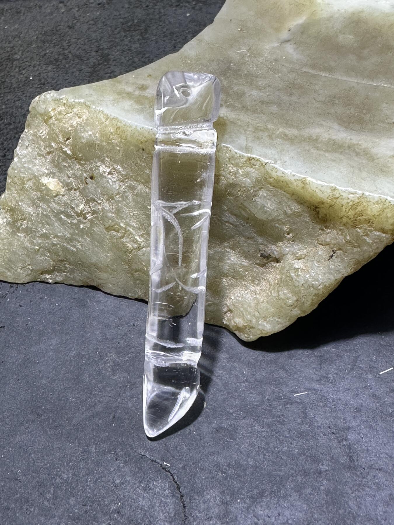 精美白水晶雕刻文昌笔一支！