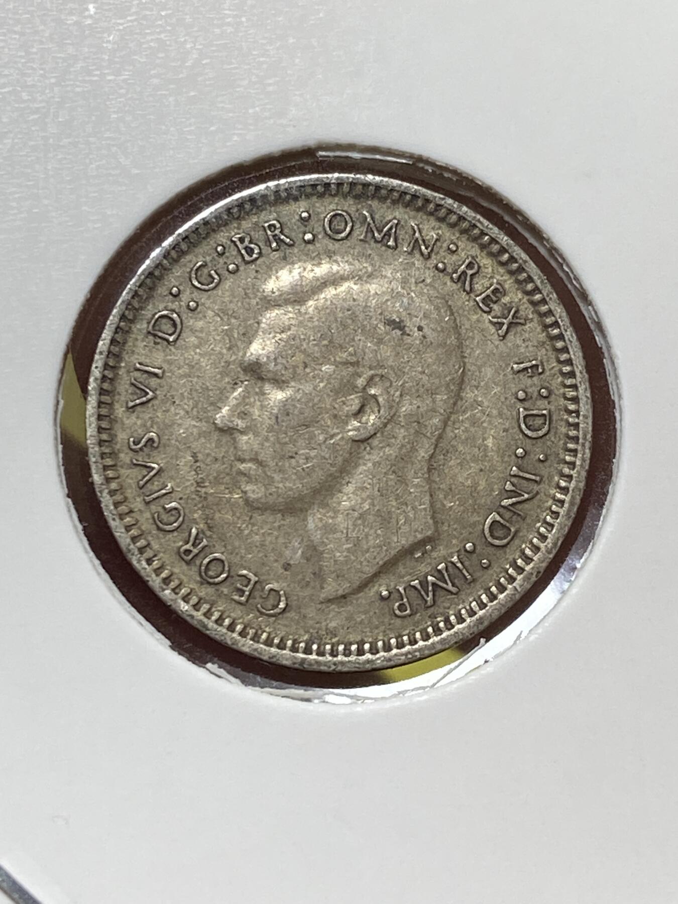 2025年第一百三十一场(总第一百五十七场）外国好品纸夹散币场(免佣金) 澳大利亚🇦🇺1943年3便士银币(乔治六世第一版，m版墨尔本造，925高银)