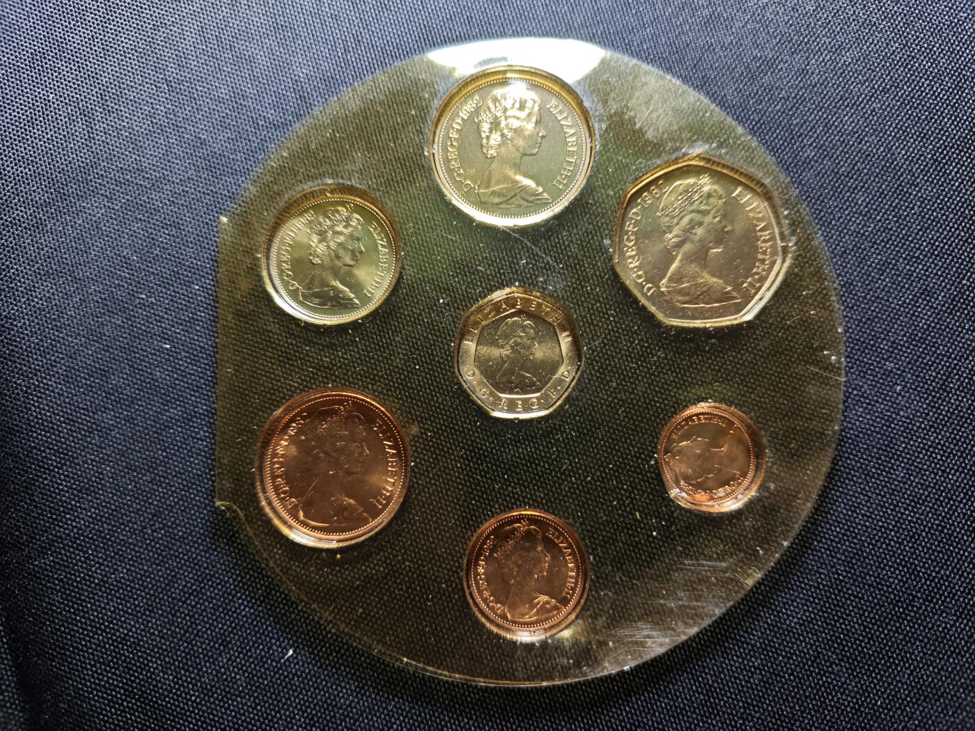 KK钱币收藏小铺 （套币 好品/批量散币 银币）专场  2月预留时间 周末发货  1982英国大小面值清年一套