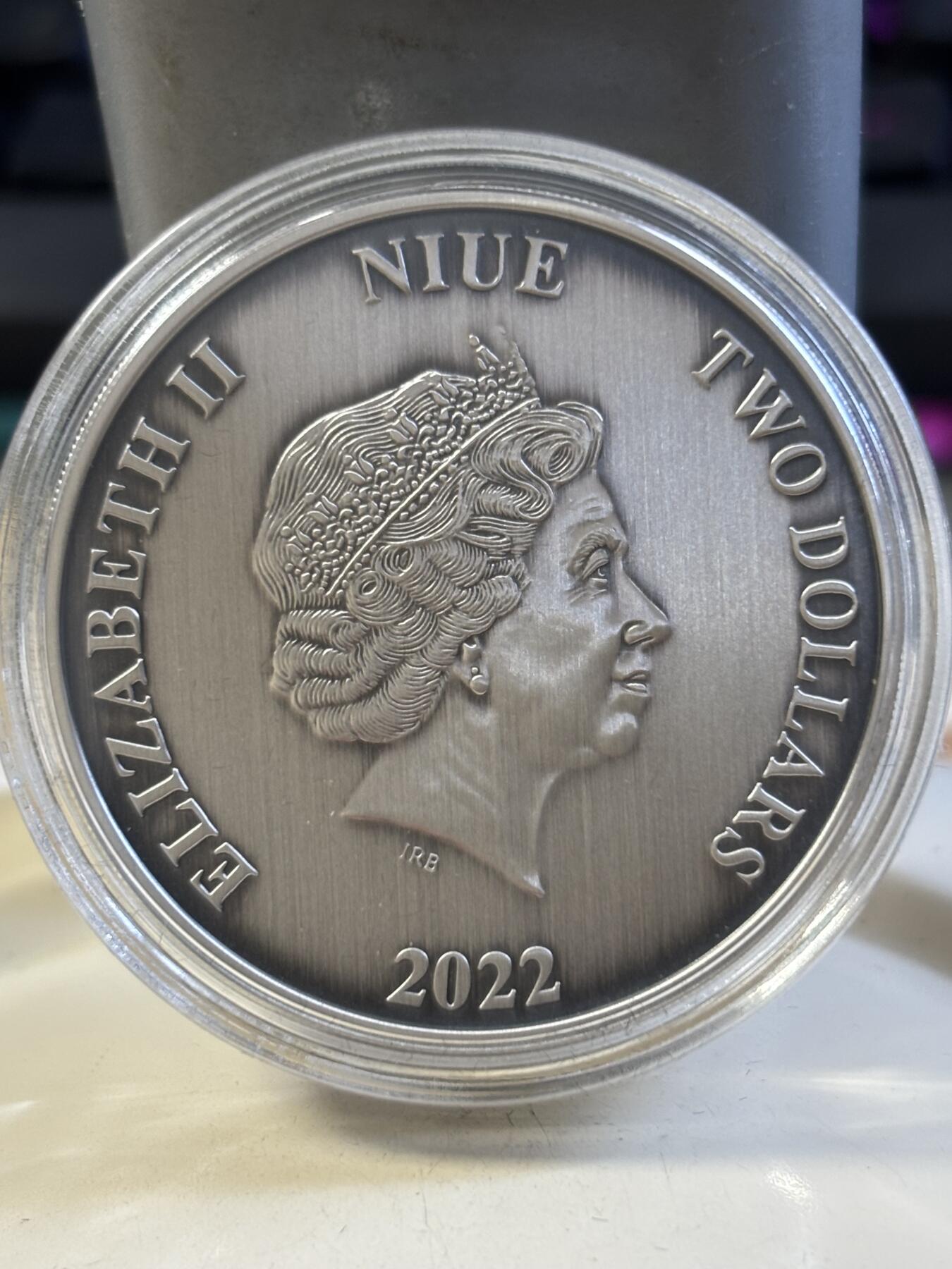 第182期拍卖 纽埃2022年指环王中土世界夏尔国霍比特人村庄1盎司银币，9999银，发行3000枚