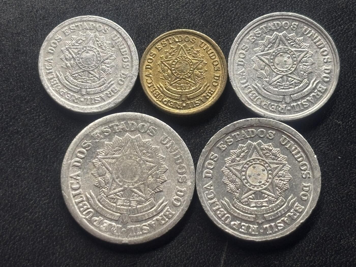 邮泉阁限时拍卖第三十六场 美洲硬币专场（硬币在国外。请付邮费6元。） 巴西1950年代5枚