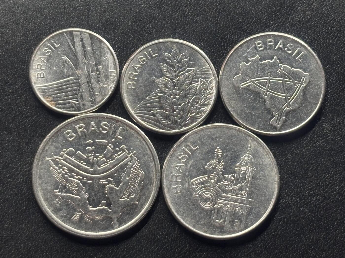 邮泉阁限时拍卖第三十六场 美洲硬币专场（硬币在国外。请付邮费6元。） 巴西1980-1985年5枚