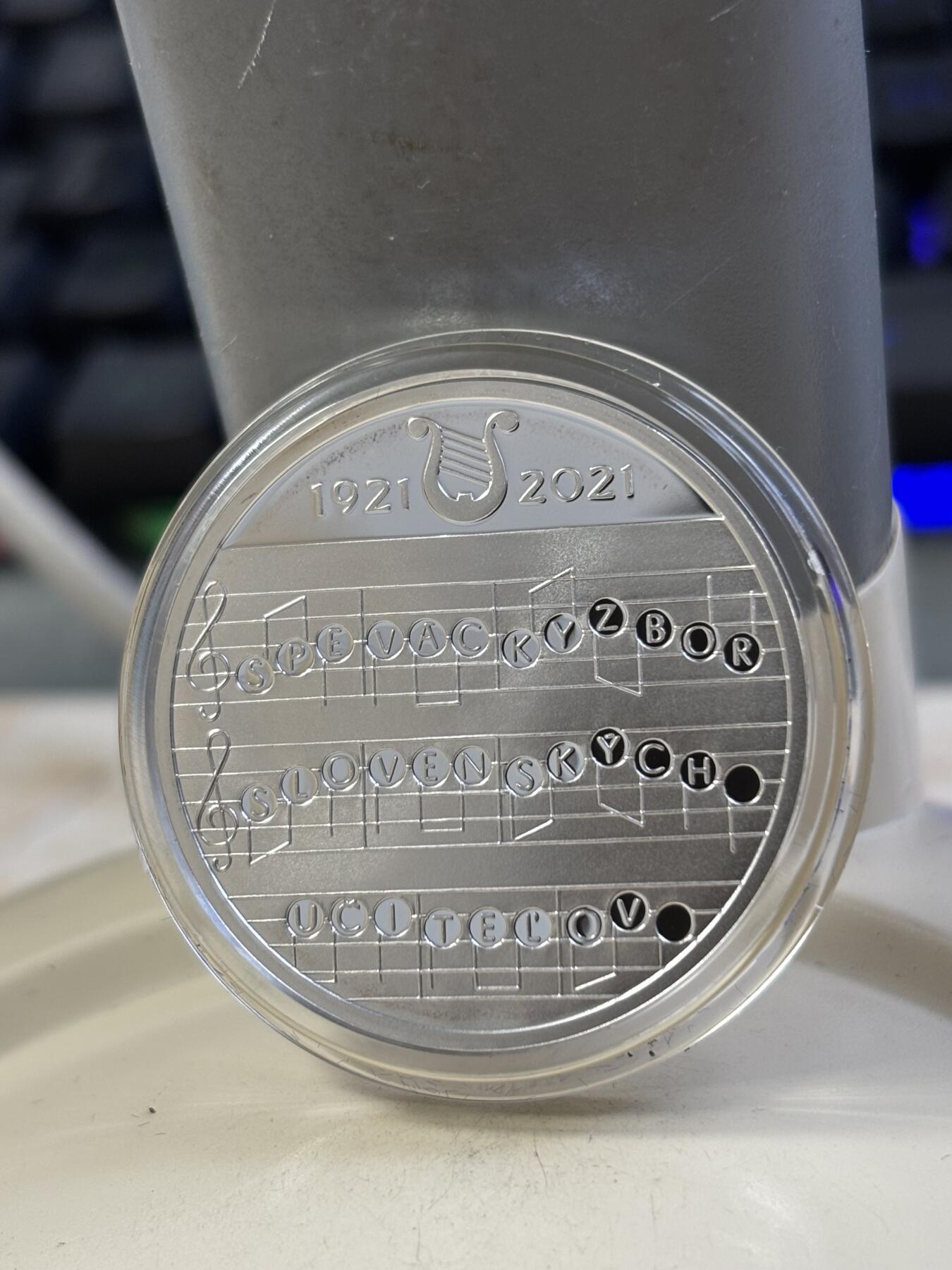 第182期拍卖 斯洛伐克2021年教师合唱团成立周年精制纪念银币，900银，18克，有瑕疵