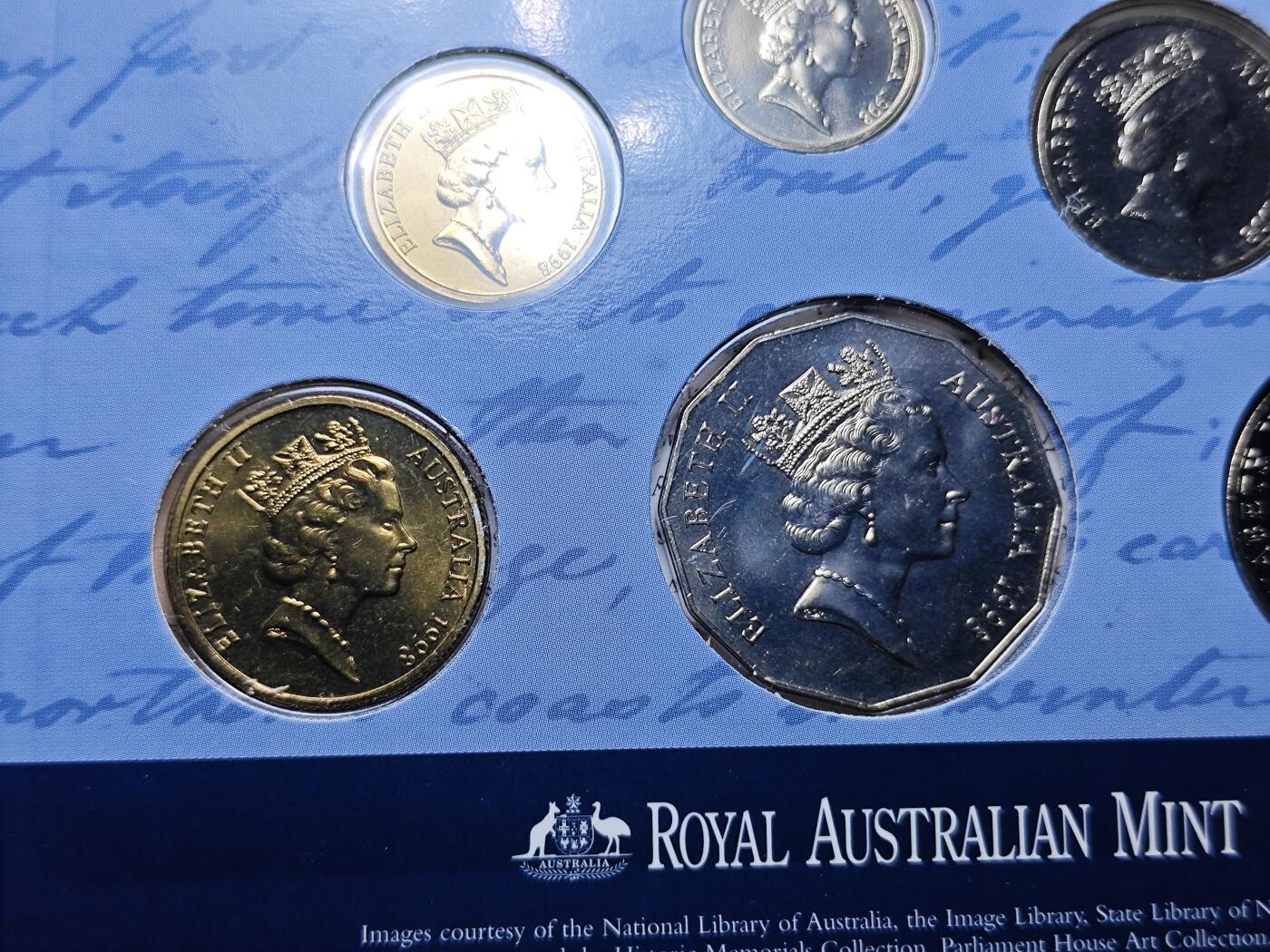 KK钱币收藏小铺 （套币 好品/批量散币 银币）专场  2月预留时间 周末发货  1998澳大利亚大小面值清年套币 主题套册